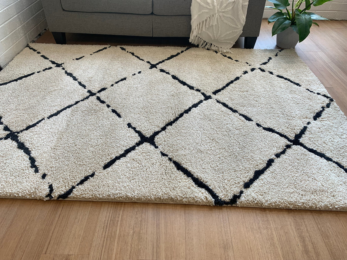 Luana 4 Ivory Charcoal Rug